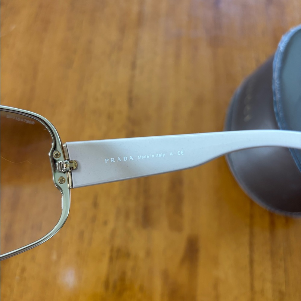 Vintage Prada sunglasses - Picture 6 of 6